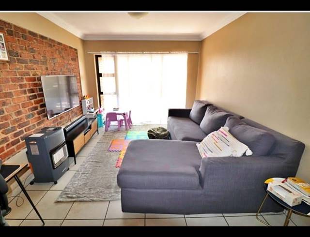 2 BEDROOM APARTMENT FOR SALE IN WYCHWOOD